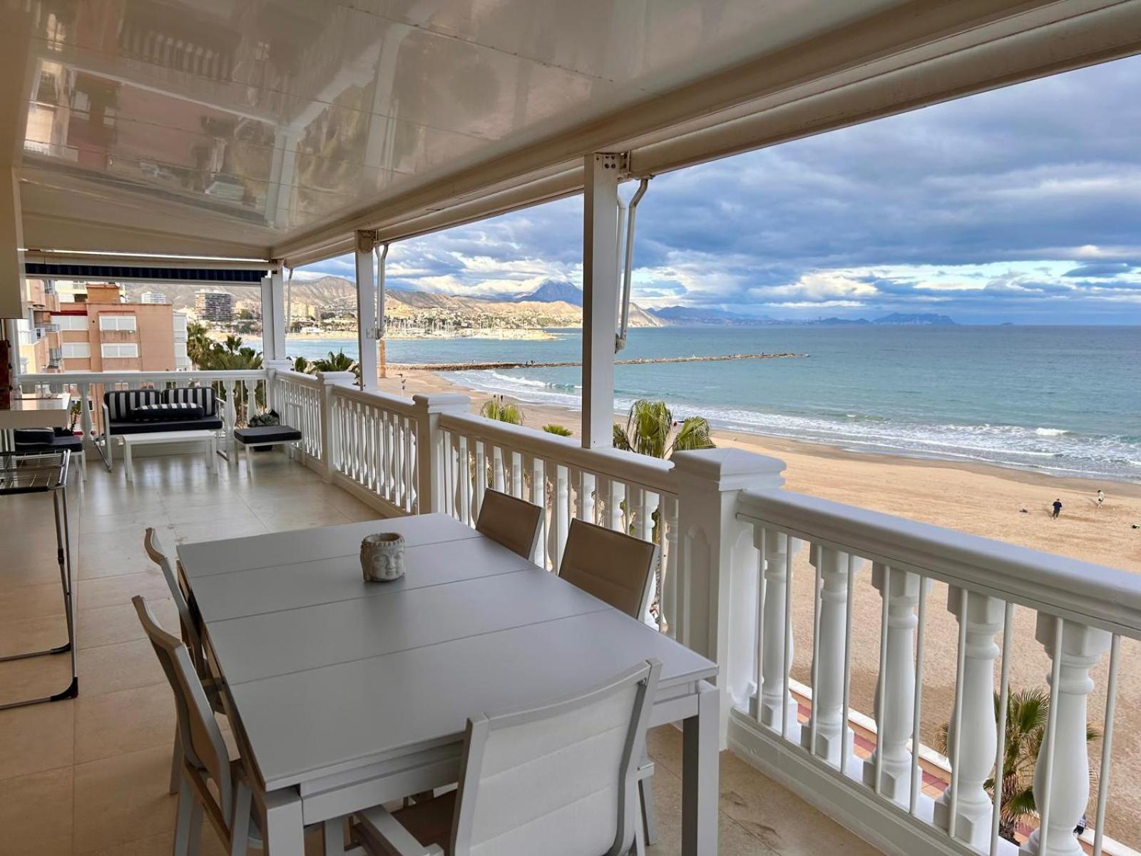 Beach House Brotonss El Campello Bagian luar foto