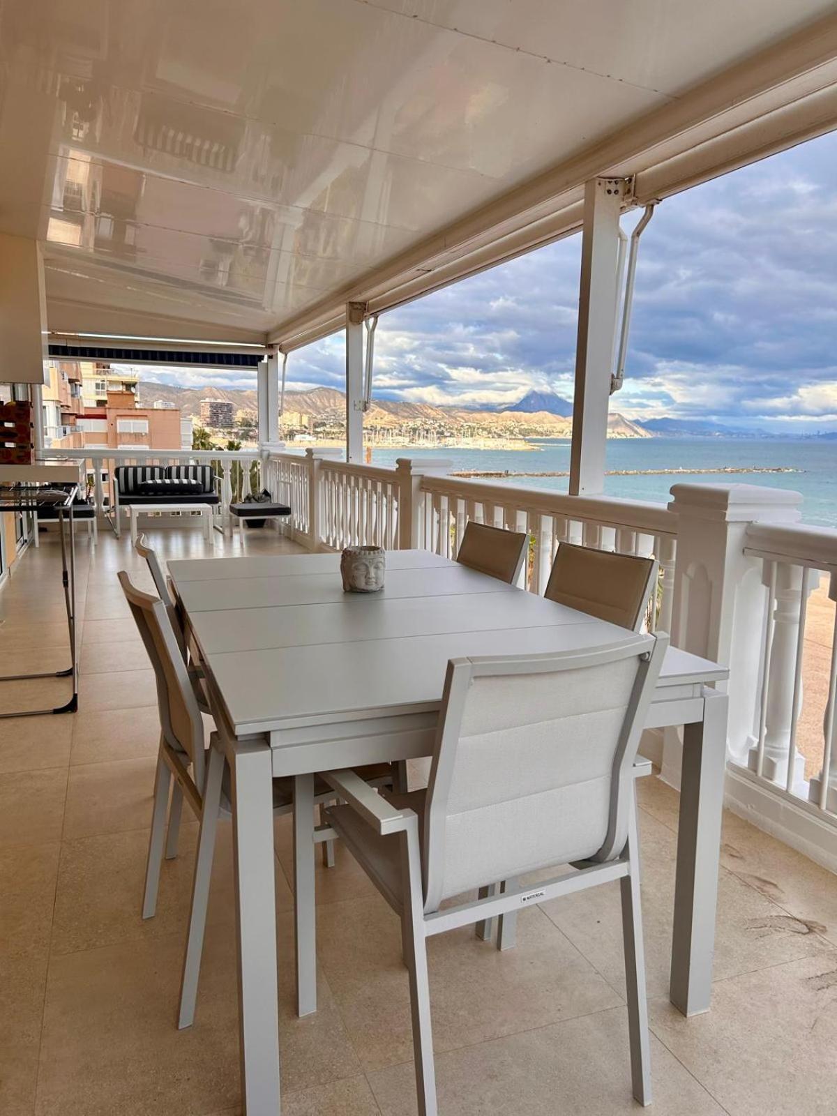 Beach House Brotonss El Campello Bagian luar foto