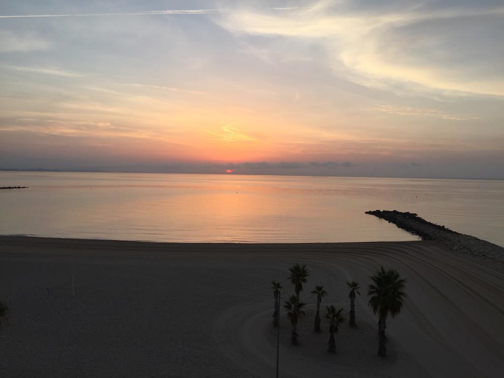 Beach House Brotonss El Campello Bagian luar foto